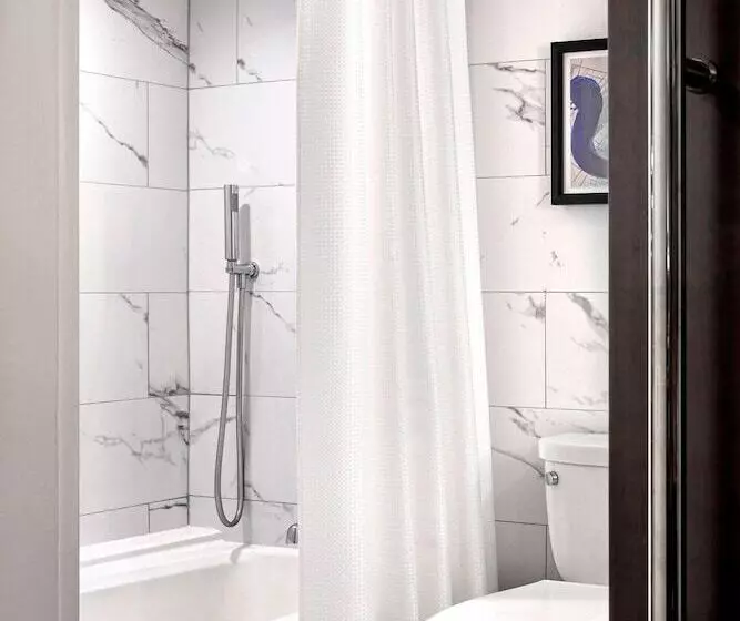 Deluxe-huone Soveltuu Liikuntarajoitteisille, Jw Marriott New Orleans