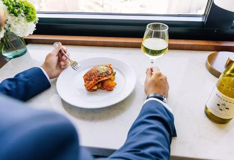 Deluxe-huone Soveltuu Liikuntarajoitteisille, Jw Marriott New Orleans