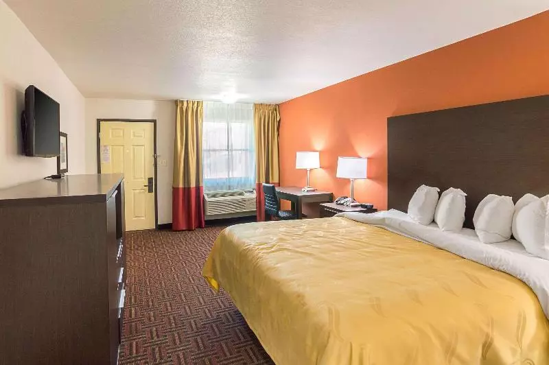 اتاق استاندارد با تخت بزرگ, Quality Inn