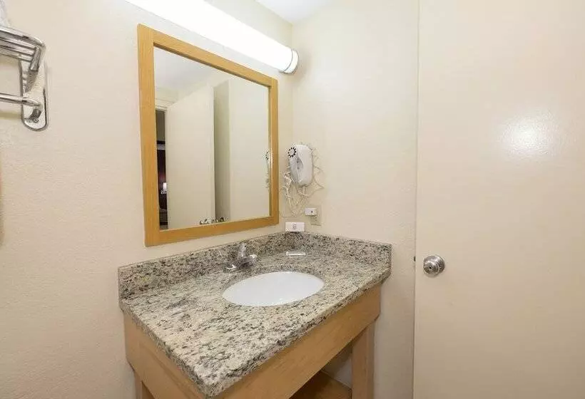 Superior-huone, Red Roof Inn Knoxville Central – Papermill Road