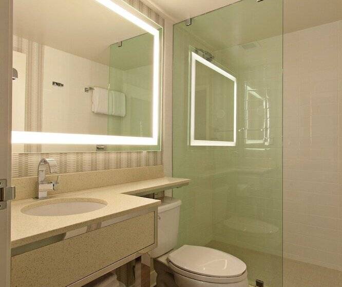 패밀리 스위트, The Garland