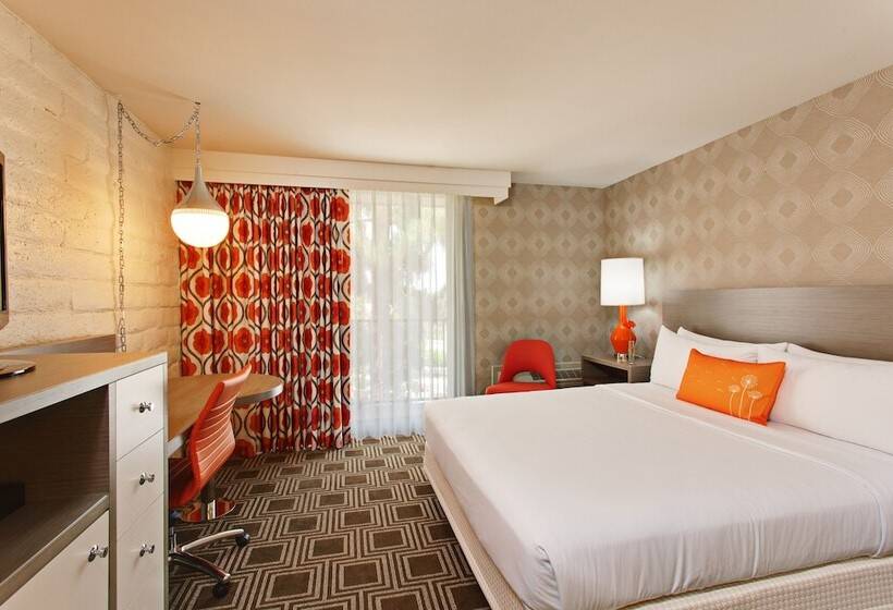 스탠다드 룸 킹사이즈 침대, The Garland