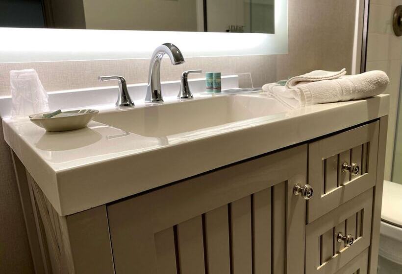 스탠다드 룸 더블 침대 2개, The Hub Middletown Red Bank  Best Western Signature Collection