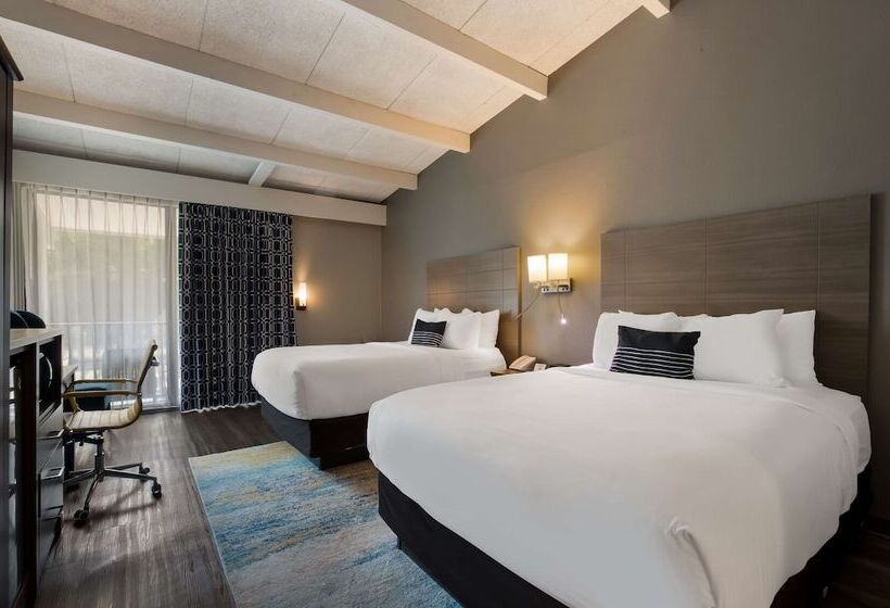 חדר סטנדרט שתי מיטות זוגיות, The Hub Middletown Red Bank  Best Western Signature Collection