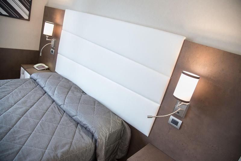 Номер Стандарт Вид на Город, Zena Washington Dc