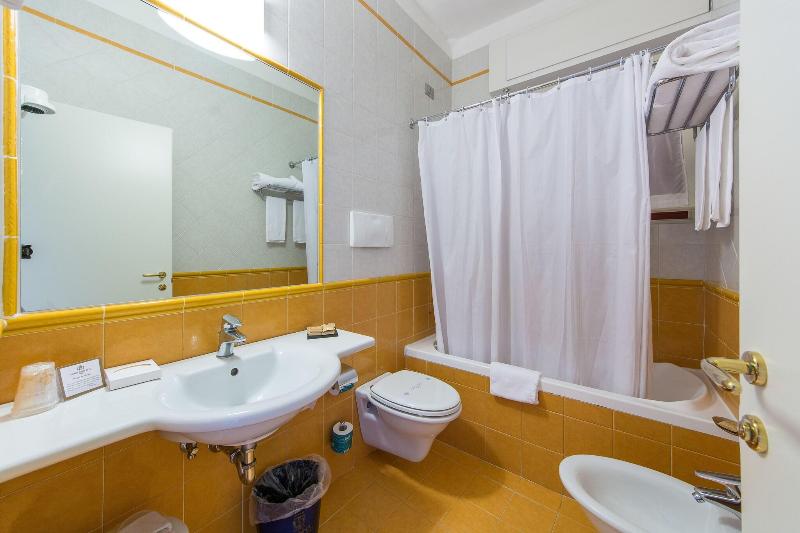 Номер Стандарт Вид на Город, Zena Washington Dc