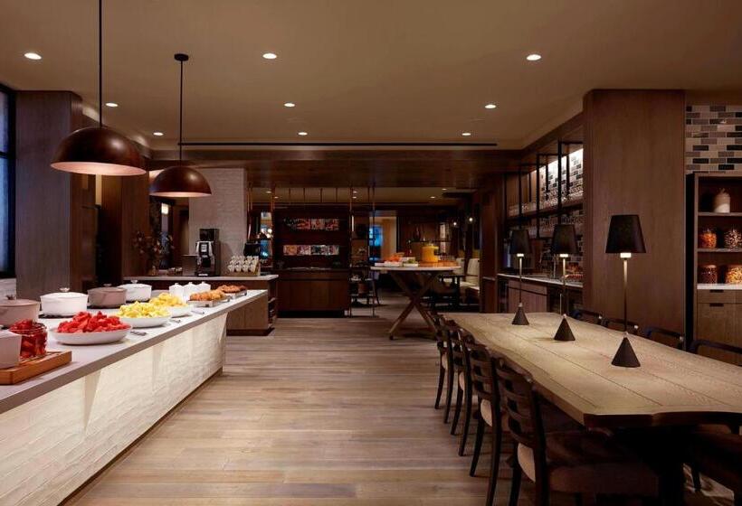 غرفة ديلوكس سرير كينج, Charlotte Marriott City Center