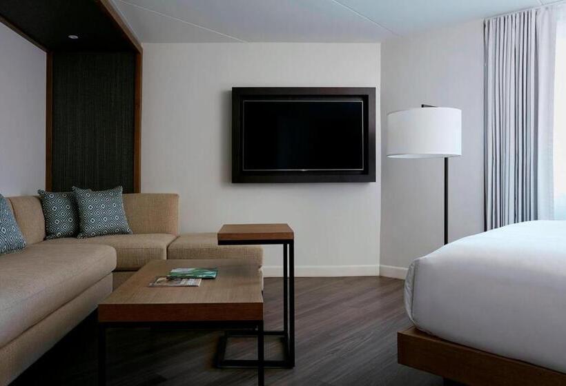 غرفة قياسية سرير كينج, Charlotte Marriott City Center