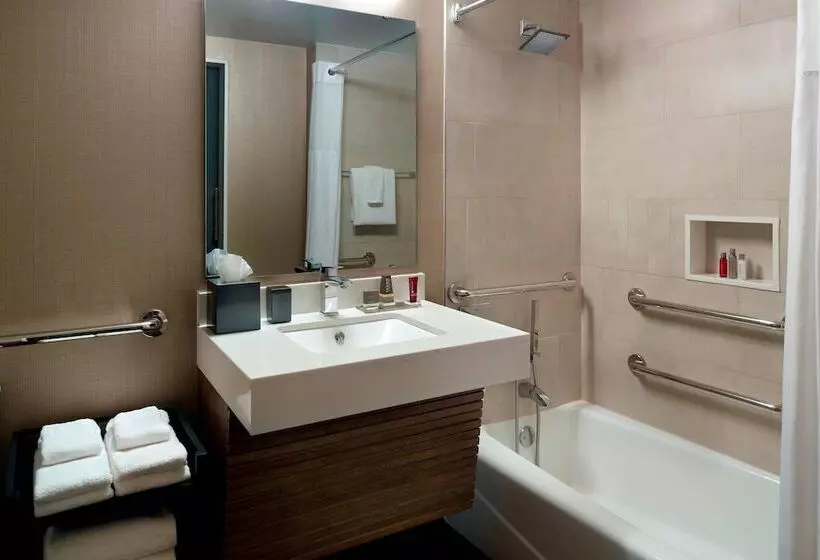 اتاق استاندارد با 2 تخت دوبل, Charlotte Marriott City Center