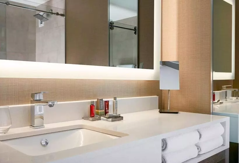 اتاق استاندارد با 2 تخت دوبل, Charlotte Marriott City Center