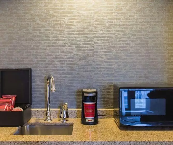 سوییت, Chicago Marriott Suites O'hare