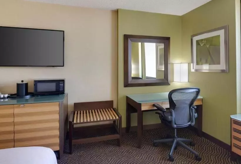 キングサイズベッドのエクゼクティブルーム, Holiday Inn San Jose Silicon Valley, An Ihg