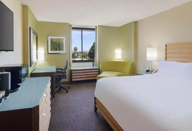 キングサイズベッドのエクゼクティブルーム, Holiday Inn San Jose Silicon Valley, An Ihg