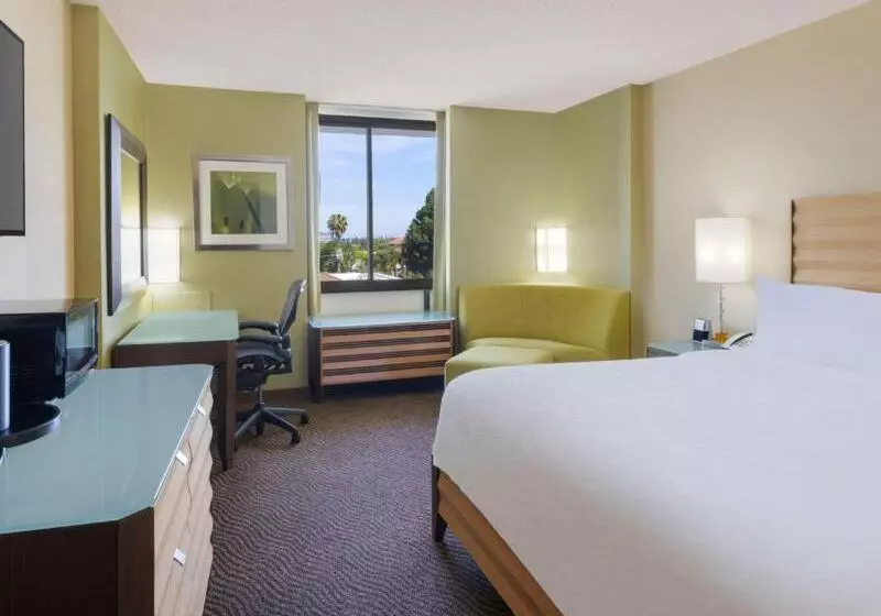 キングサイズベッドのスイートルーム, Holiday Inn San Jose Silicon Valley, An Ihg