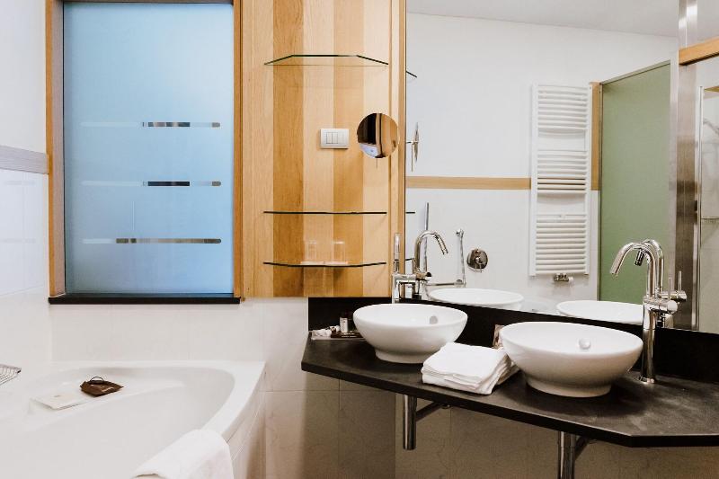 Номер Клуб, Holiday Inn San Jose Silicon Valley, An Ihg