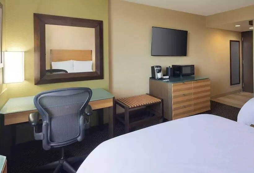 ２ダブルベッドのスタンダードルーム, Holiday Inn San Jose Silicon Valley, An Ihg