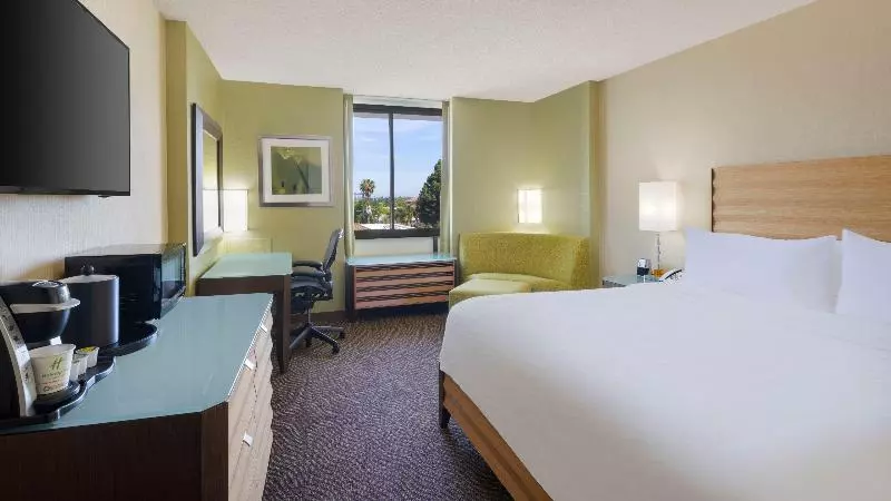 キングサイズベッドのスイートルーム, Holiday Inn San Jose Silicon Valley, An Ihg