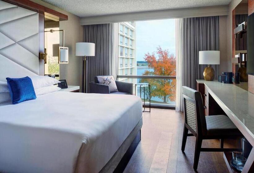 חדר סטנדרט עם מיטת קינג, Kansas City Airport Marriott