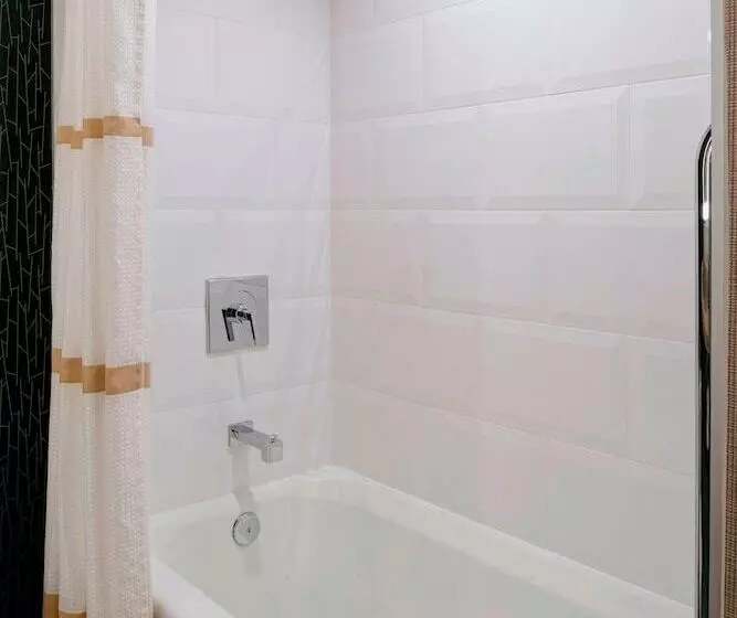 اتاق استاندارد با 2 تخت دوبل, Kansas City Airport Marriott