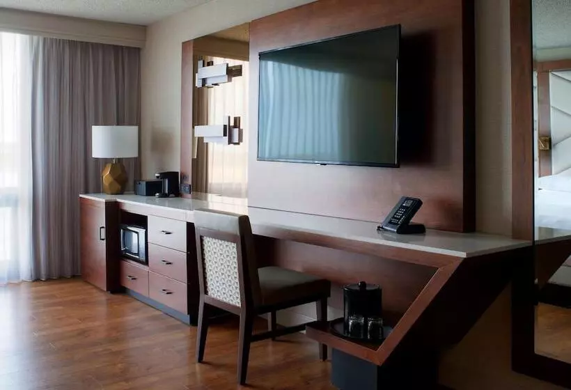 اتاق استاندارد با 2 تخت دوبل, Kansas City Airport Marriott