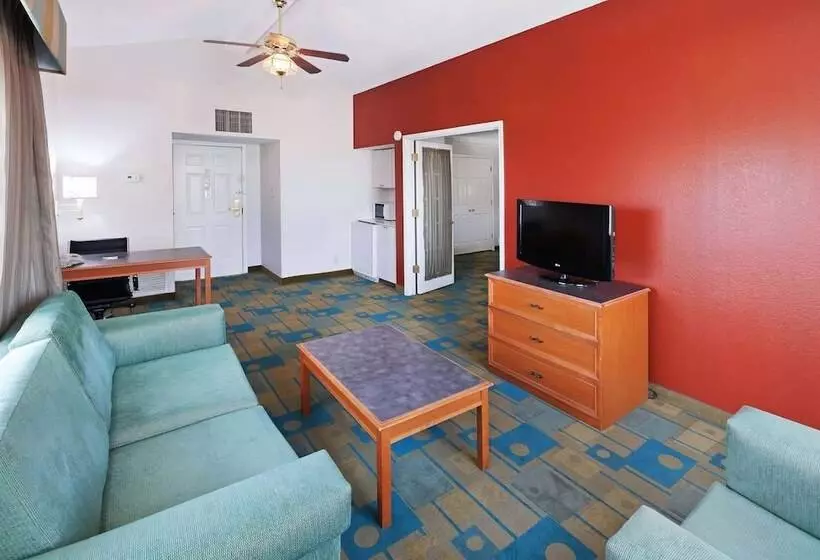 سوئیت با تخت بزرگ, La Quinta Inn By Wyndham Amarillo Midcity