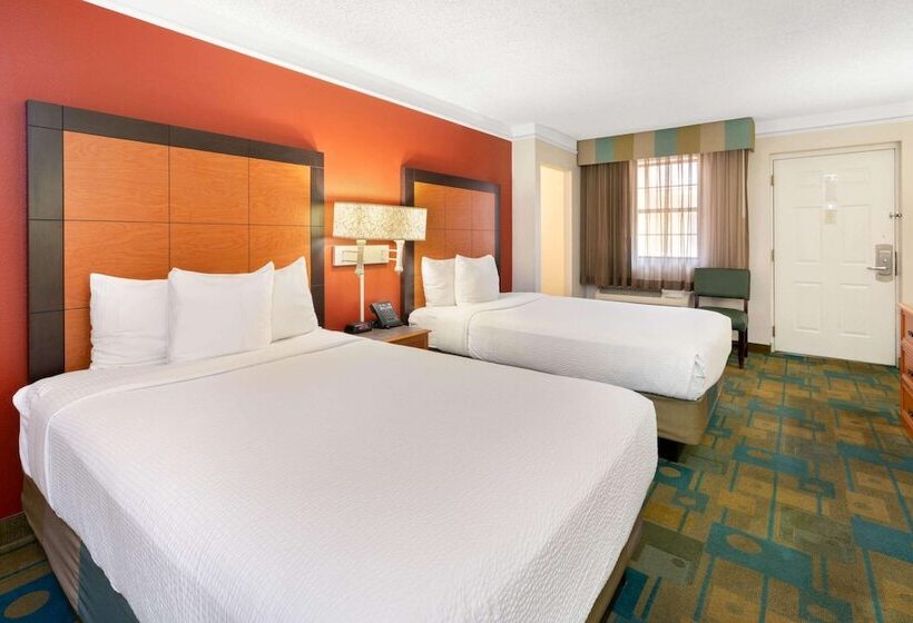 Номер Стандарт 2 Двуспальные Кровати, La Quinta Inn By Wyndham Phoenix Sky Harbor Airport
