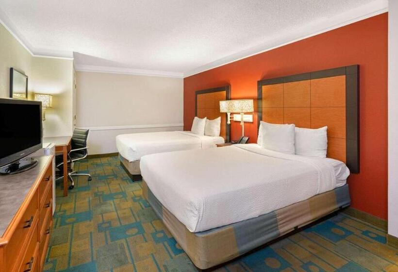 Номер Стандарт 2 Двуспальные Кровати, La Quinta Inn By Wyndham Phoenix Sky Harbor Airport