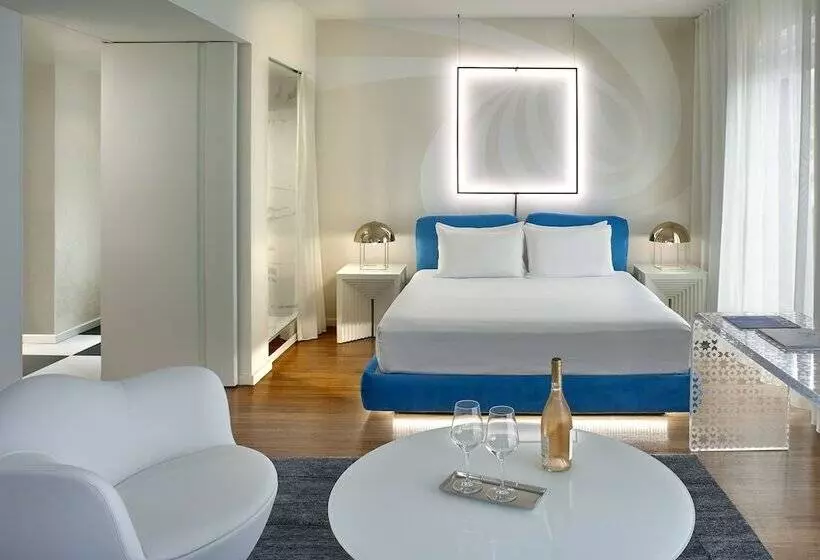 استودیوی لوکس, Mondrian Los Angeles In West Hollywood