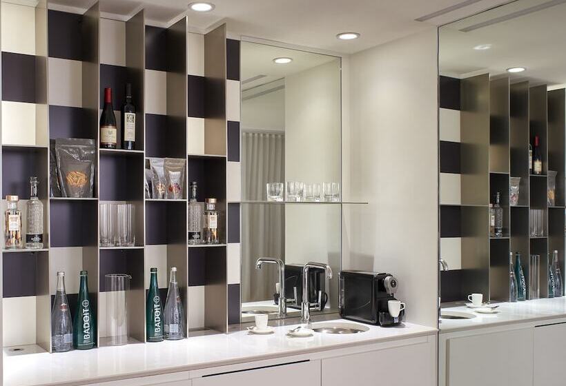 Студия Deluxe, Mondrian Los Angeles In West Hollywood