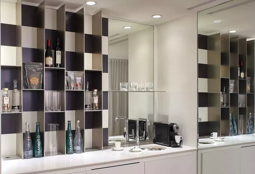استودیوی لوکس, Mondrian Los Angeles In West Hollywood