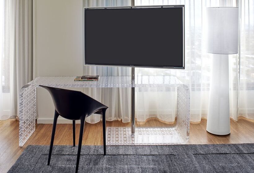 Студия Стандарт, Mondrian Los Angeles In West Hollywood