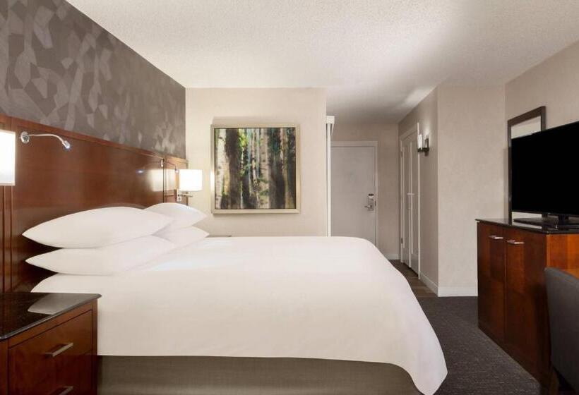 Стандартный Номер Кровать Кинг, Omaha Marriott