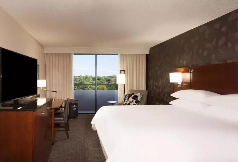اتاق استاندارد با تخت بزرگ, Omaha Marriott