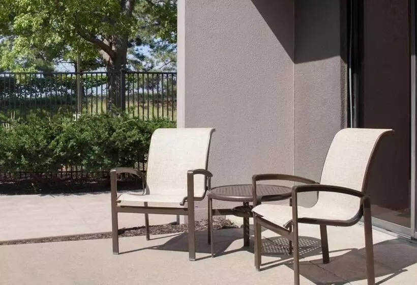 اتاق استاندارد با تخت بزرگ, Omaha Marriott