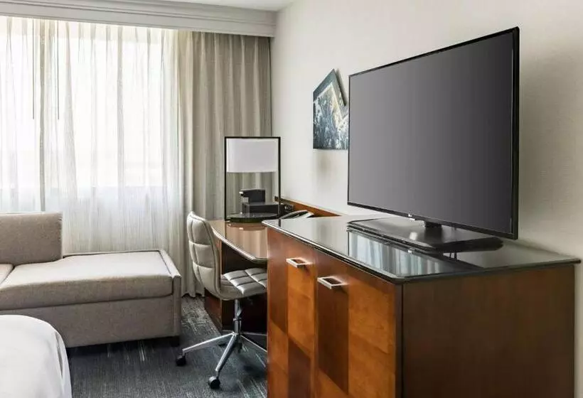 اتاق استاندارد با تخت بزرگ, Richmond Marriott