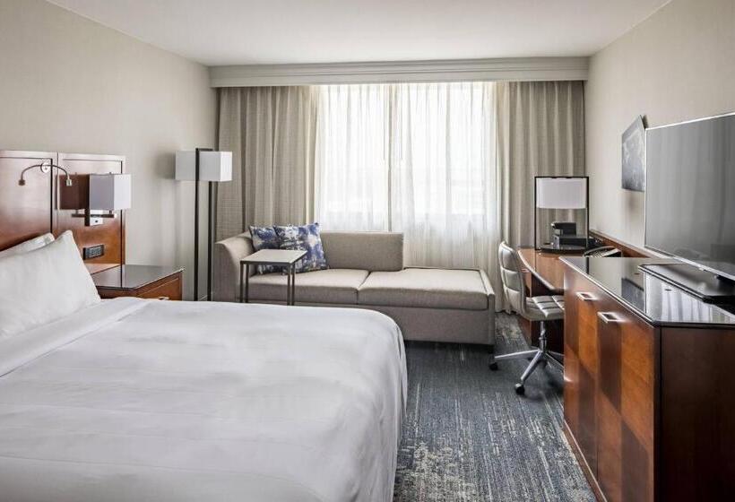 适合残疾人士使用的带超级大床的标准间, Richmond Marriott