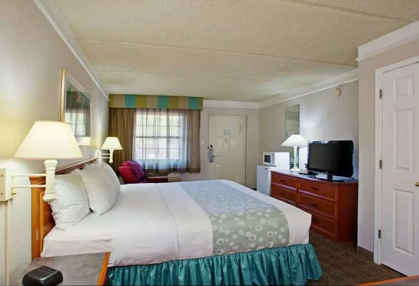 اتاق استاندارد با تخت بزرگ, Super 8 By Wyndham San Bernardino