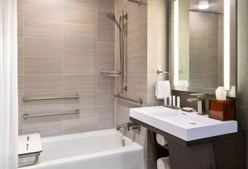 身障者適用キングサイズベッドルーム, Sawgrass Marriott Golf Resort & Spa