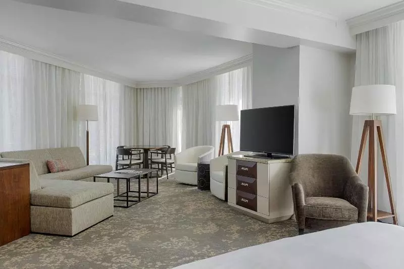 キングサイズベッドのスイートルーム, Sawgrass Marriott Golf Resort & Spa