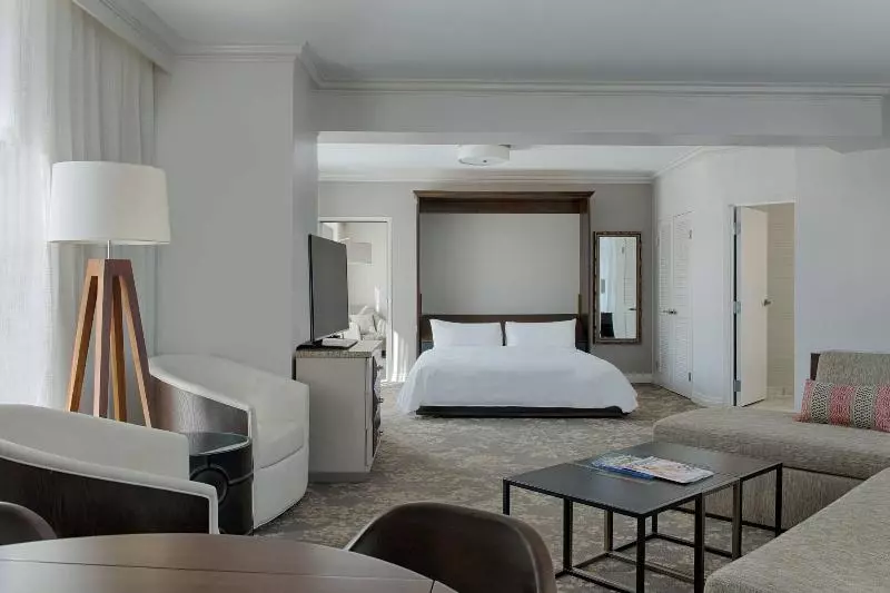 キングサイズベッドのスイートルーム, Sawgrass Marriott Golf Resort & Spa