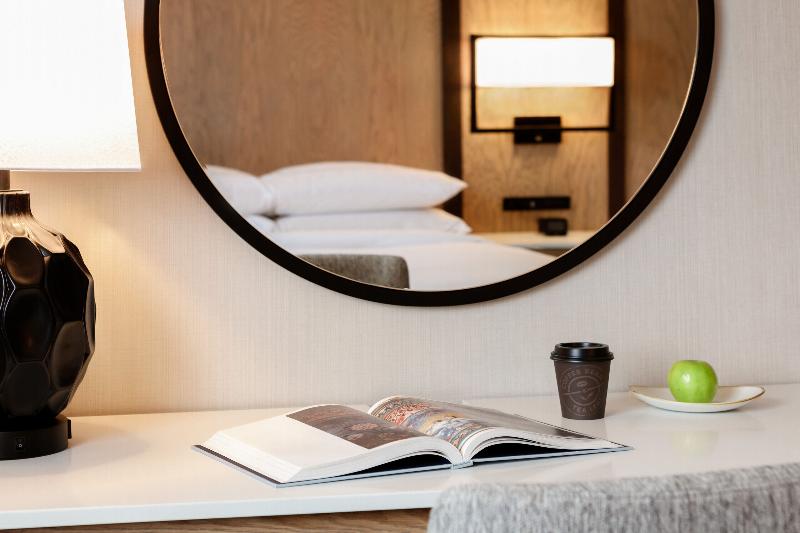 스탠다드 룸 킹사이즈 침대, Doubletree By Hilton Canton Downtown