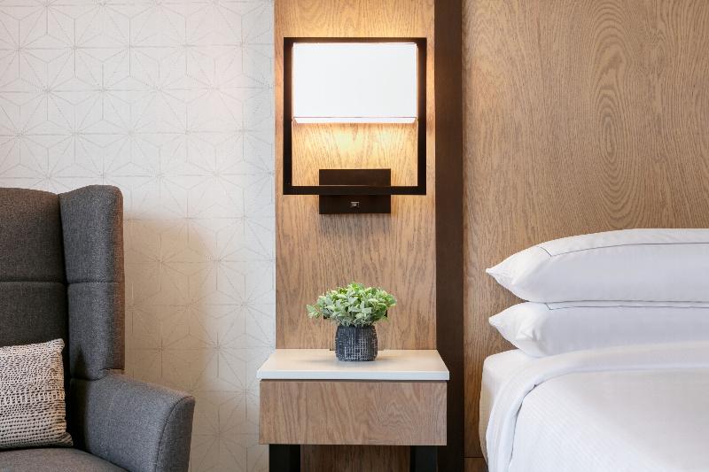 스탠다드 룸 킹사이즈 침대, Doubletree By Hilton Canton Downtown