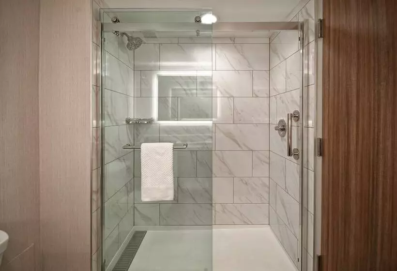 اتاق استاندارد با 2 تخت دوبل, Doubletree By Hilton St. Louis Airport