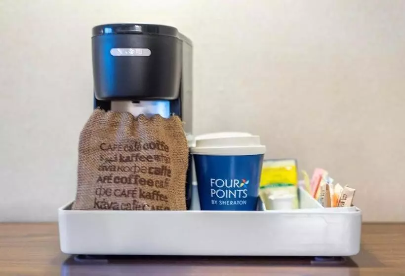 キングサイズベッドのスイートルーム, Four Points By Sheraton Melville Long Island