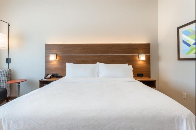 Номер Стандарт, Holiday Inn Express & Suites Springfield North, An Ihg