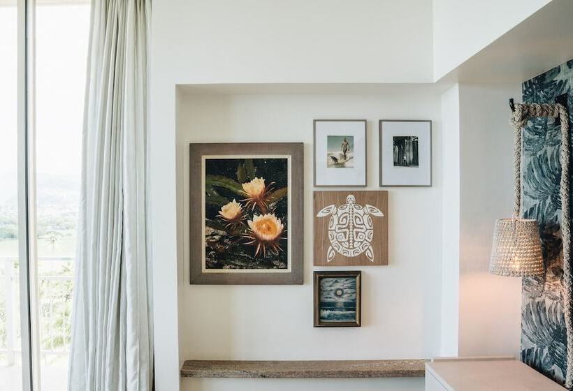 펜트하우스 룸, Kaimana Beach