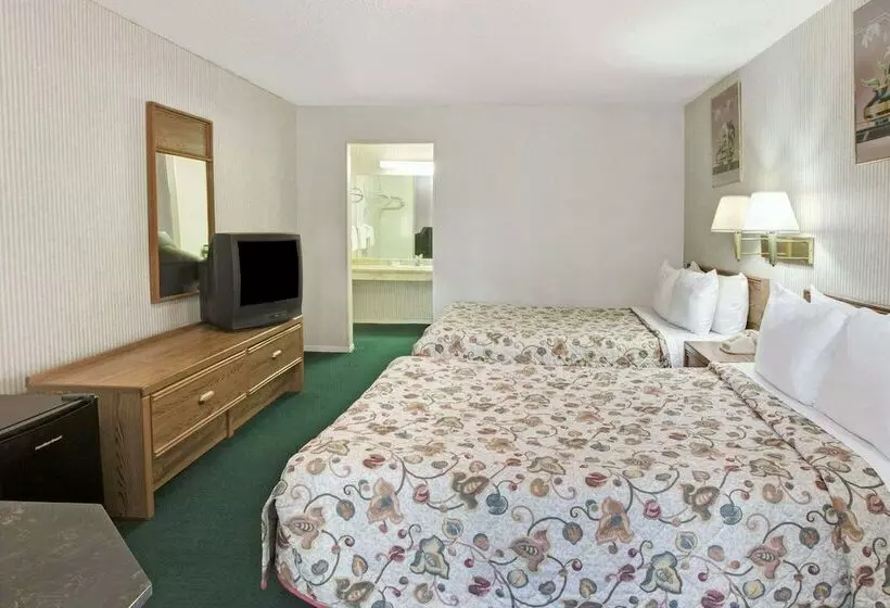 ２ダブルベッドのスタンダードルーム, Knights Inn South Houston