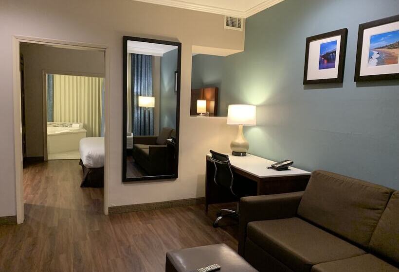 جناح مزود بجاكوزى, Mainstay Suites Orange County John Wayne Airport