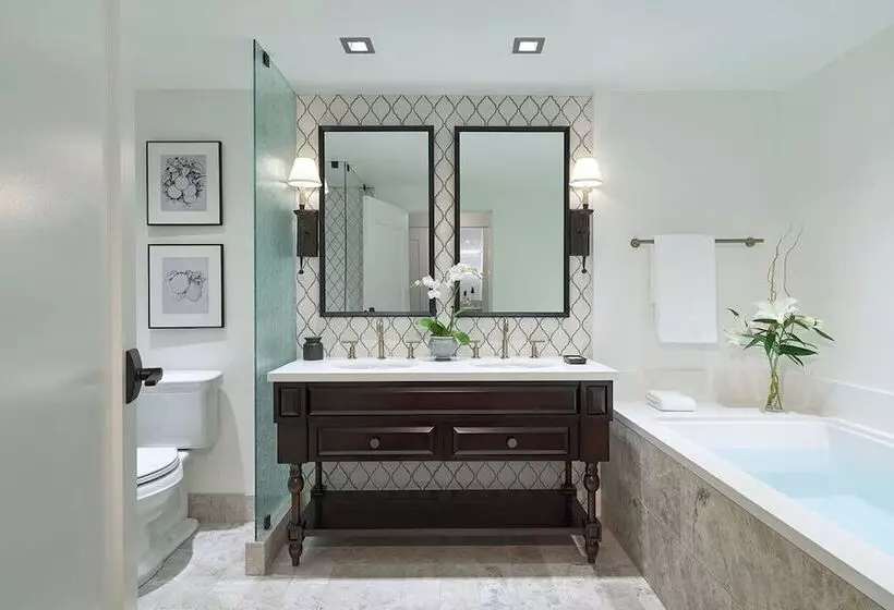 اتاق دلوکس با تخت کینگ و چشم‌انداز, Ojai Valley Inn