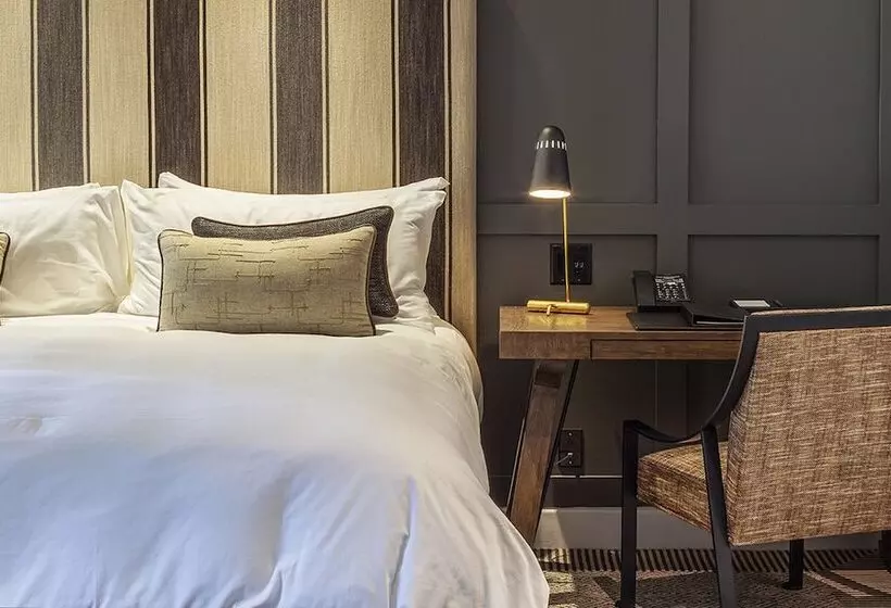 اتاق استاندارد با تخت بزرگ, Ojai Valley Inn